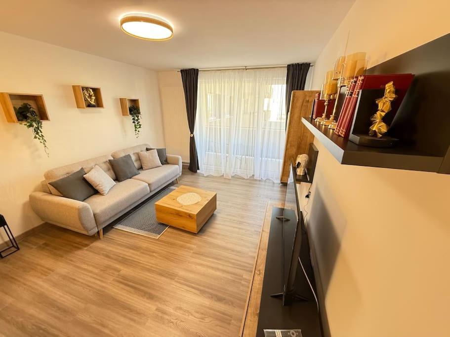 June's Urban Apartament *
